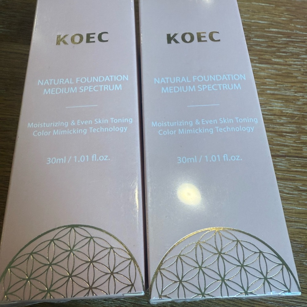 KOEC Natural Foundation Medium Spectrum Color Mimicking Tech NEW 2 Packs